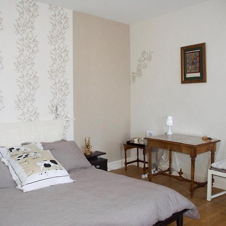 Les Volets Bleus Bed & Breakfast Melle  ภายนอก รูปภาพ