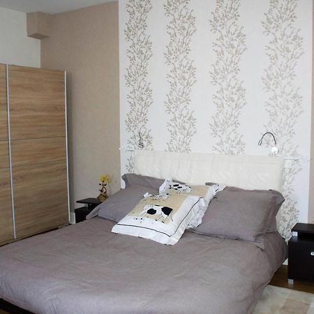 Les Volets Bleus Bed & Breakfast Melle  ภายนอก รูปภาพ