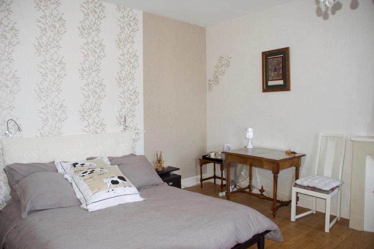 Les Volets Bleus Bed & Breakfast Melle  ภายนอก รูปภาพ